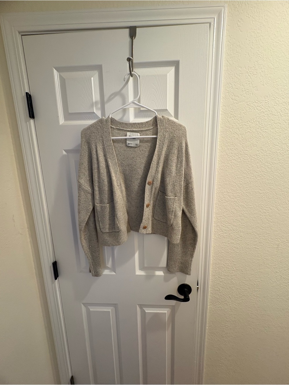 Abercrombie & Fitch Easy Short Cardigan with Pockets
SKU: 652278278